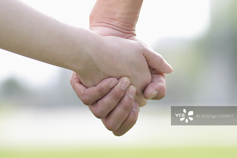 手牵着手图片素材