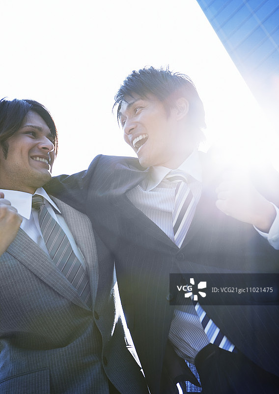 肩并肩的商人图片素材