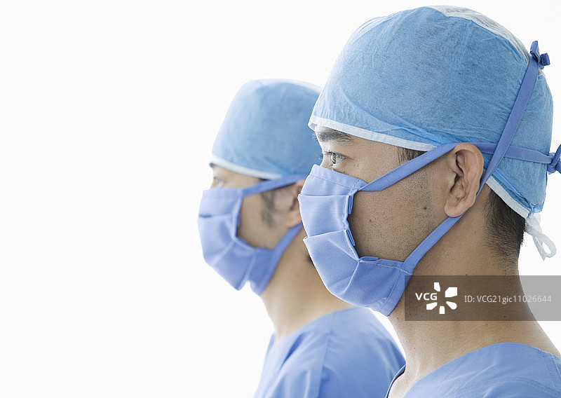 身穿手术服的外科医生图片素材