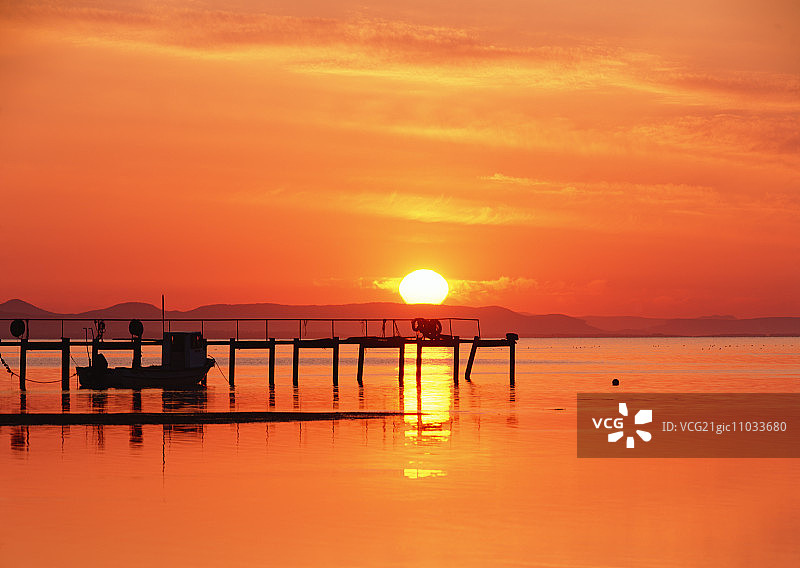 佐吕间湖的日落图片素材