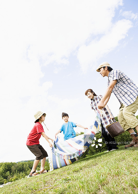 一家人铺垫子图片素材