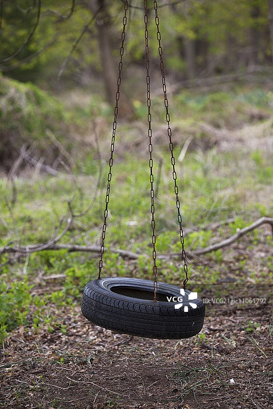 轮胎秋千图片素材
