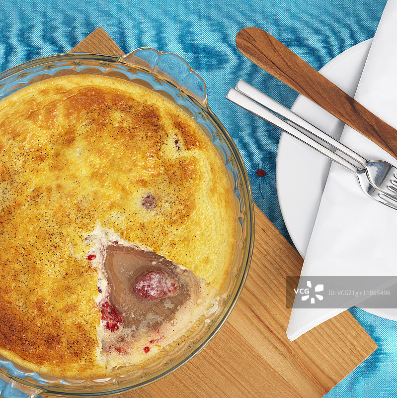 覆盆子法式烤布丁图片素材