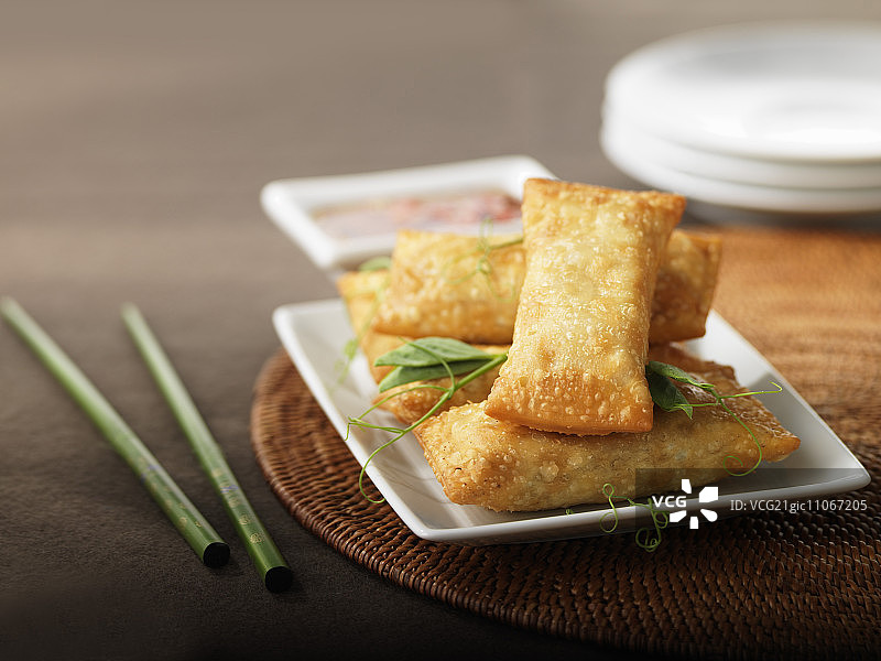 牛肉馅春卷图片素材