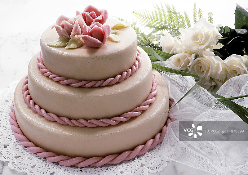 三层婚礼蛋糕图片素材