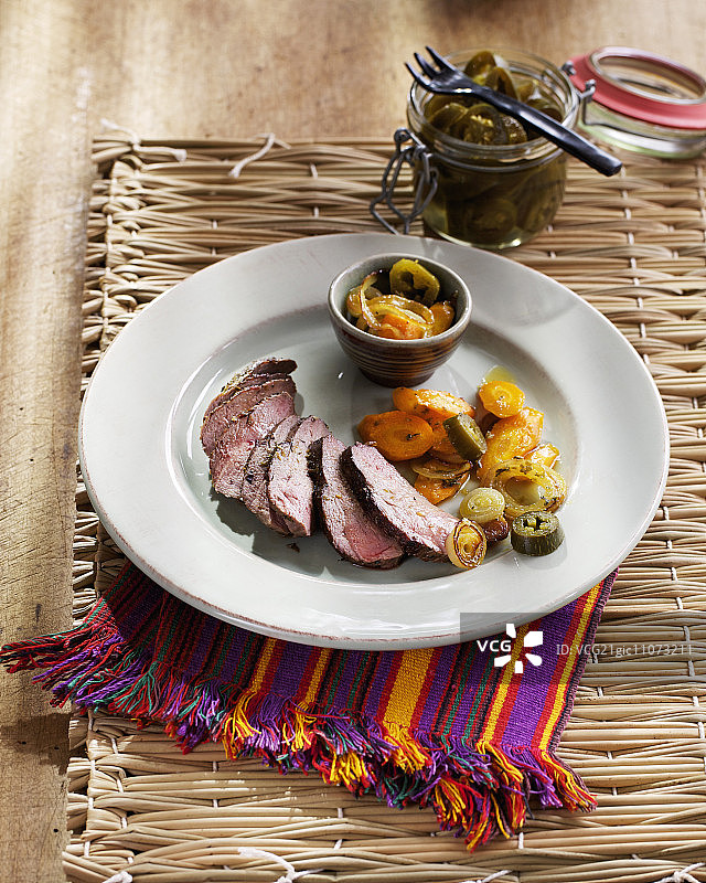 甜酸蔬菜鸭肉片图片素材