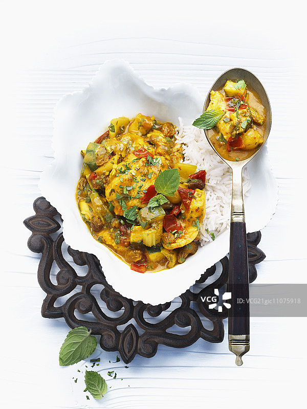 摩洛哥鸡肉蔬菜烩饭图片素材