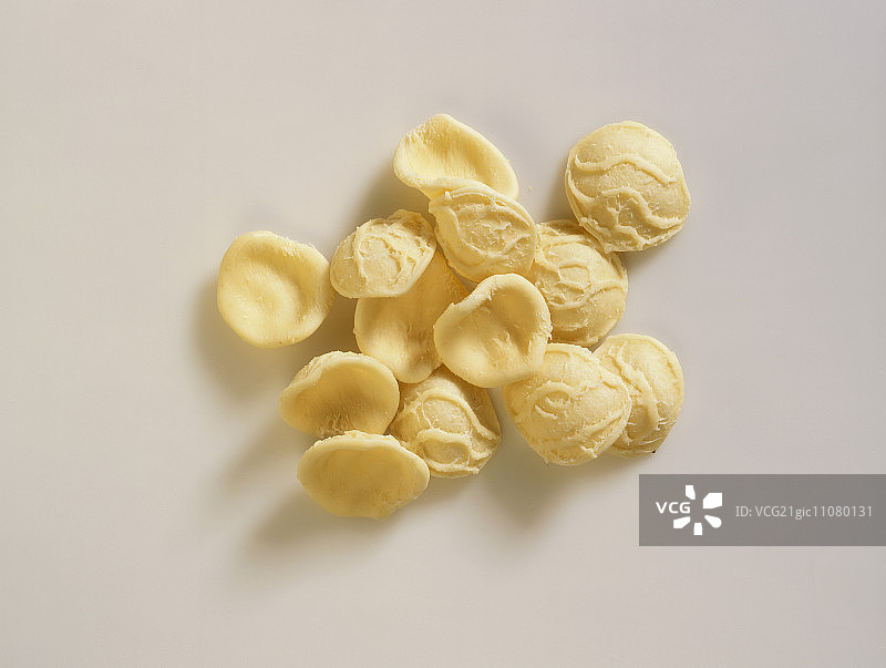 硬质小麦制成的鼠耳面图片素材