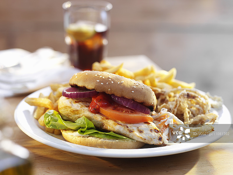 鸡肉汉堡与薯条图片素材
