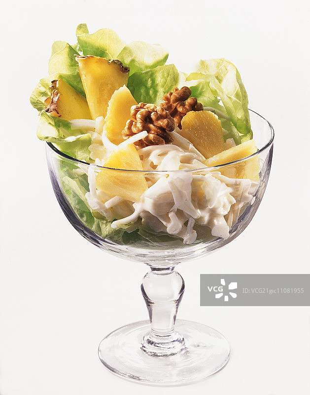 菠萝核桃仁华尔道夫沙拉图片素材