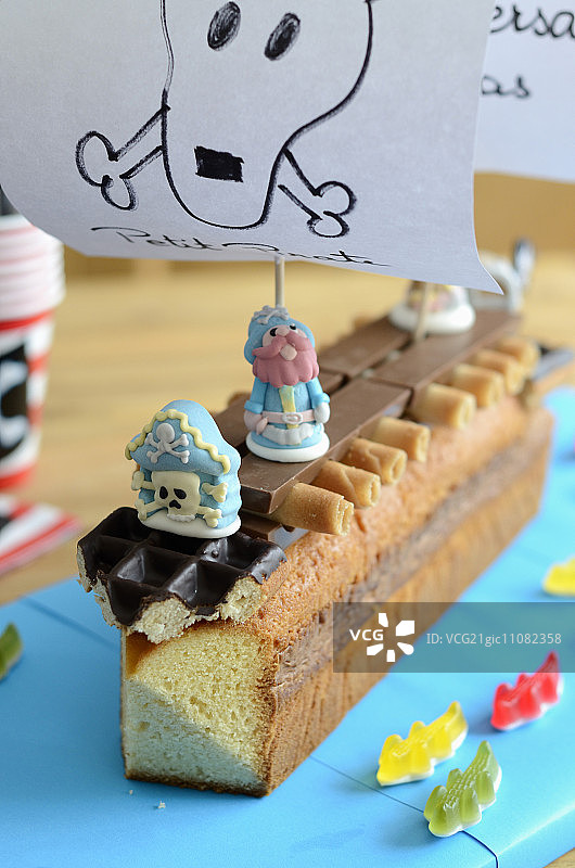 儿童生日海盗船蛋糕图片素材