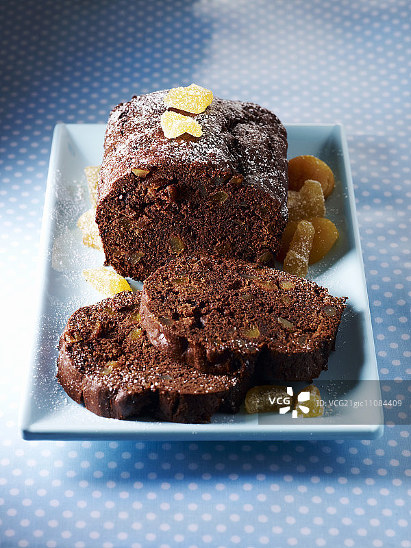 杏干和姜汁巧克力蛋糕图片素材