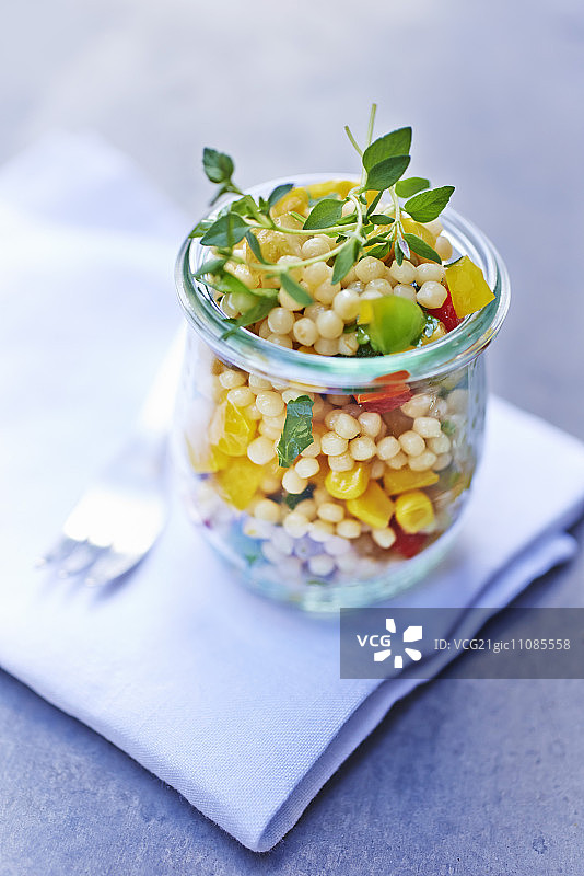 蔬菜珍珠麦沙拉图片素材