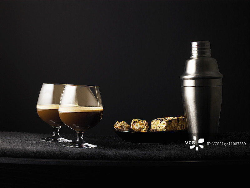 白兰地气球杯装干邑橙味咖啡图片素材