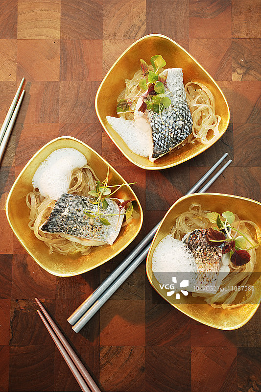 亚洲风味鲈鱼图片素材