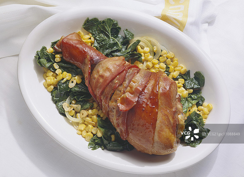 培根玉米菠菜鸡腿图片素材