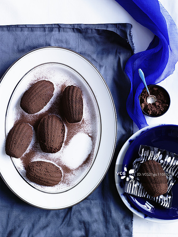 巧克力玛德琳蛋糕图片素材