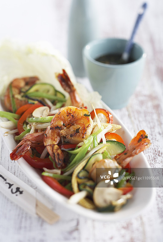 香辣鲜虾炒蔬菜（亚洲风味）图片素材