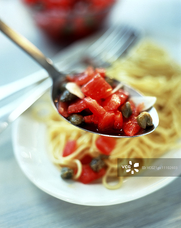 墨西拿风味意大利面（番茄刺山柑酱意大利面）图片素材