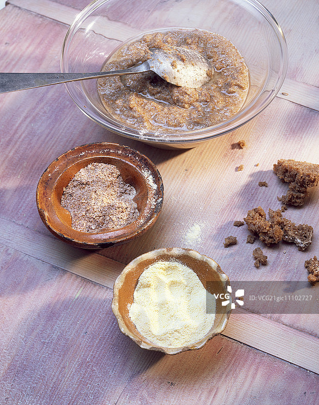 罗宋汤：发酵麦麸作为汤的配料（罗马尼亚）图片素材