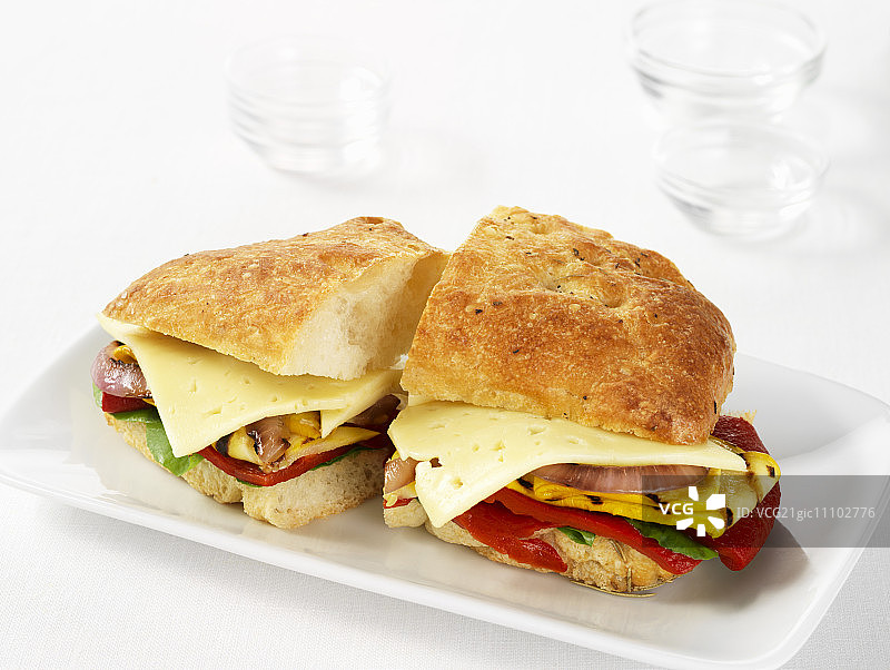 蔬菜火腿哈瓦蒂奶酪三明治图片素材