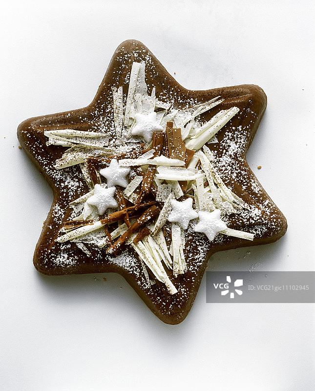 巧克力糖霜星形蛋糕图片素材
