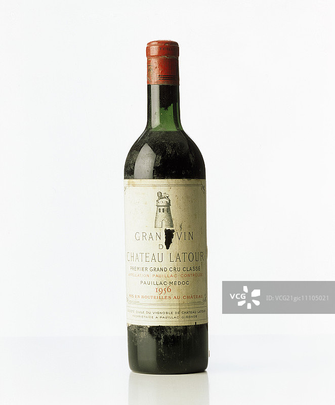豪华文章：1956年拉图酒庄葡萄酒一瓶图片素材