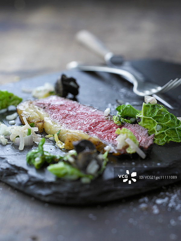 Savoy卷心菜牛排图片素材