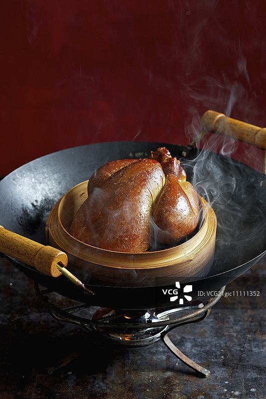 铁锅烟熏鸡图片素材