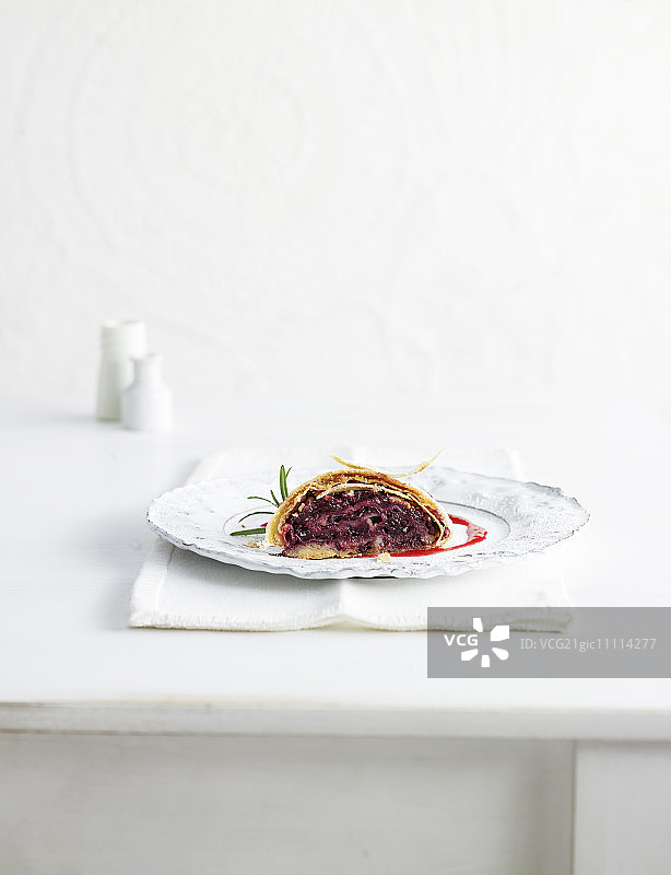 巧克力冰淇淋蜜饯姜汁红卷心菜卷图片素材