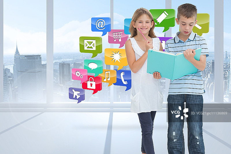 兄妹一起学习电脑应用图标图片素材