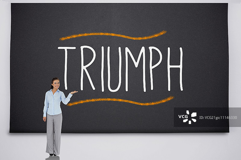 女商人展示“胜利”一词图片素材