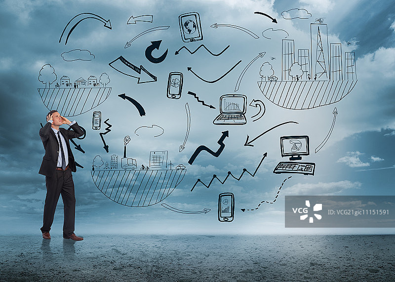 在沙漠背景下头疼的焦虑商人图片素材