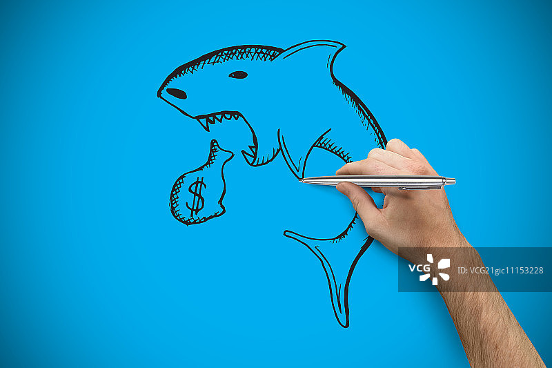 手持银色钢笔，蓝色背景，带晕影图片素材