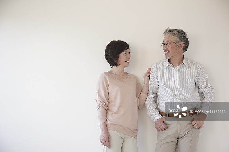 成熟的情侣图片素材