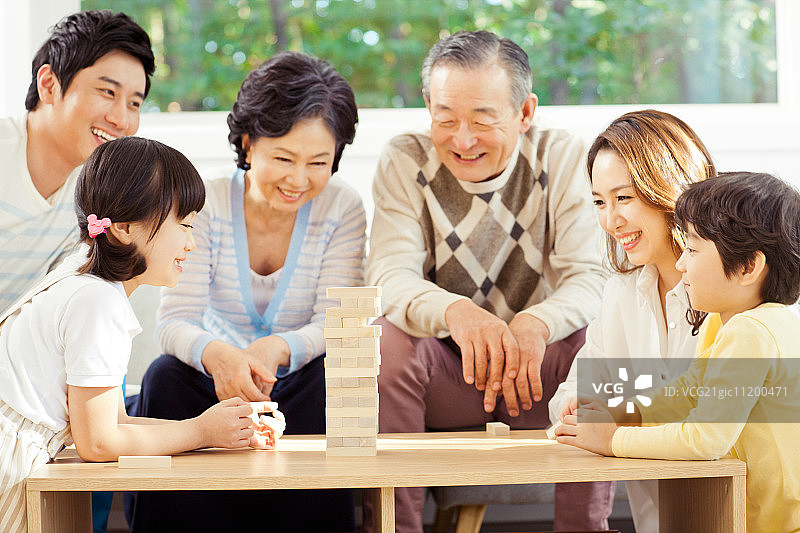 家庭叠叠乐图片素材