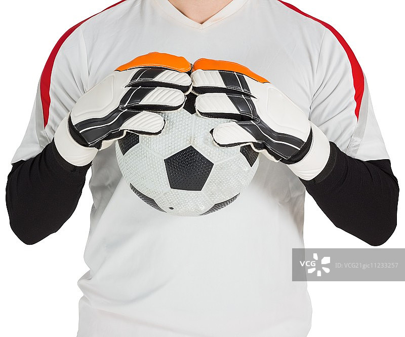 白色守门员在白色背景上持球图片素材