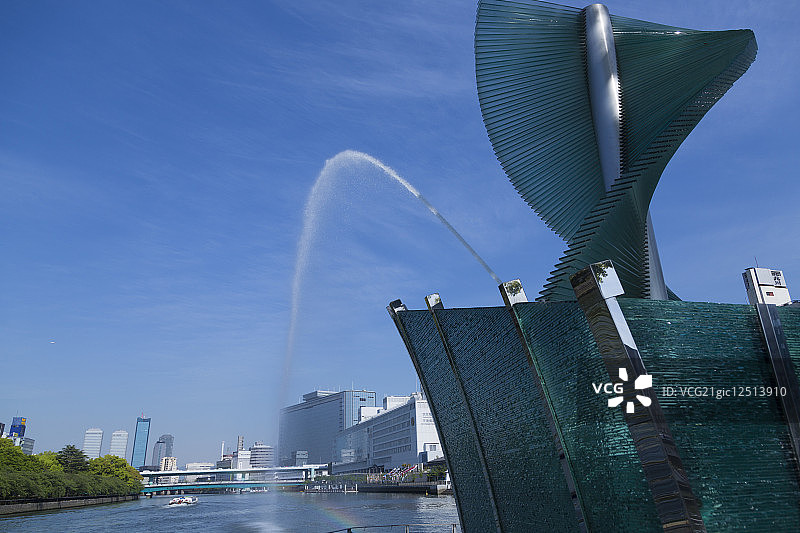 日本大阪市北区中之岛的喷泉图片素材