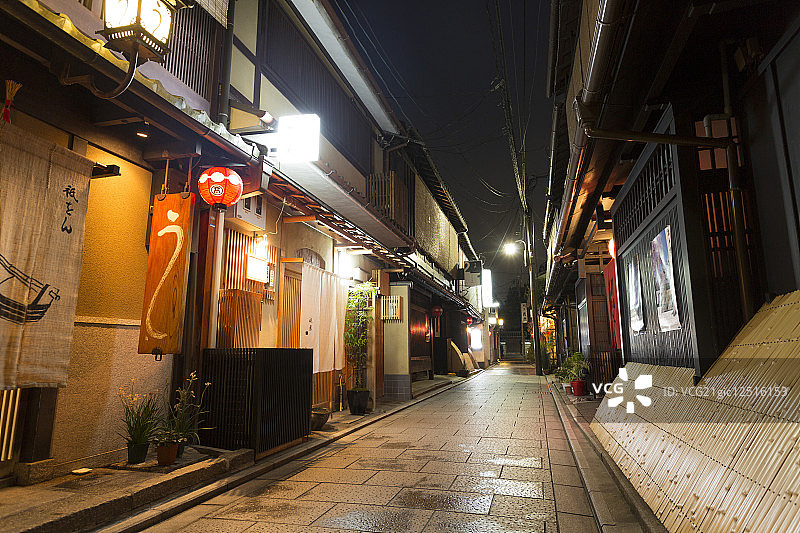夜晚的花见小路通街道图片素材