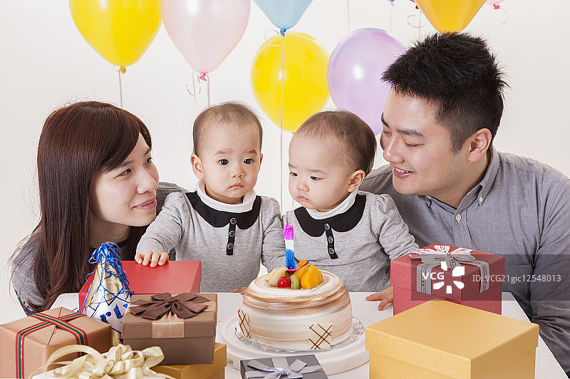 二代家庭,双胞胎图片素材