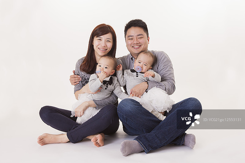二代家庭,双胞胎图片素材