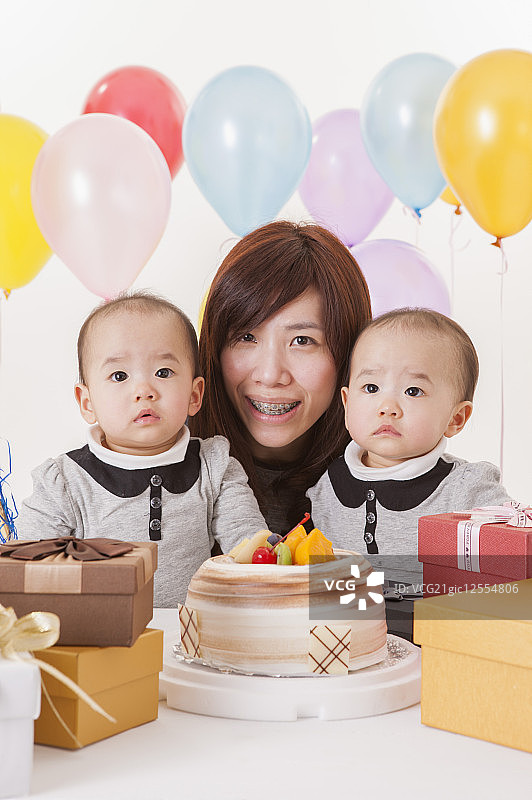 二代家庭,双胞胎图片素材