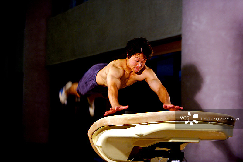 运动,运动训练,体操,跳马图片素材