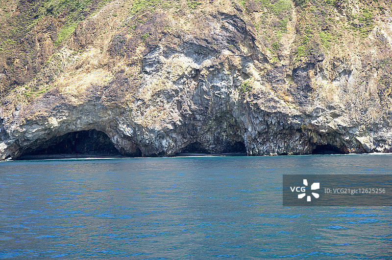 台湾,宜兰,龟山岛,阴阳海,眼镜洞图片素材