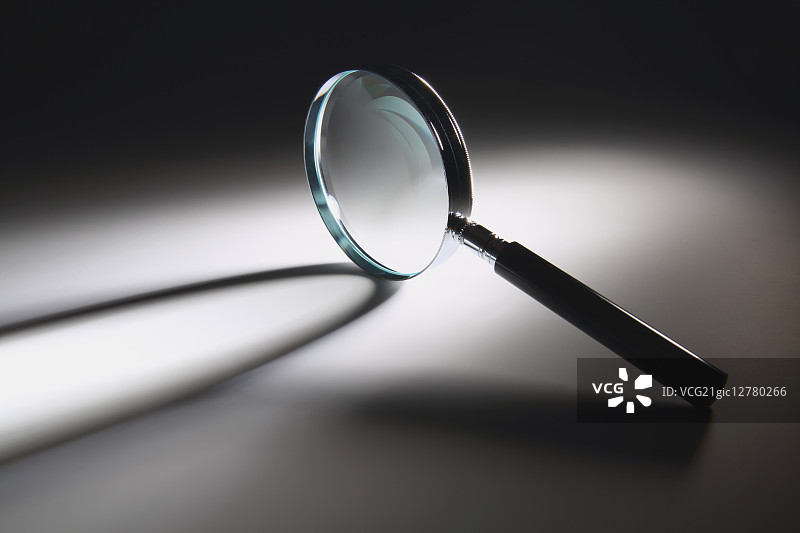 放大镜图片素材