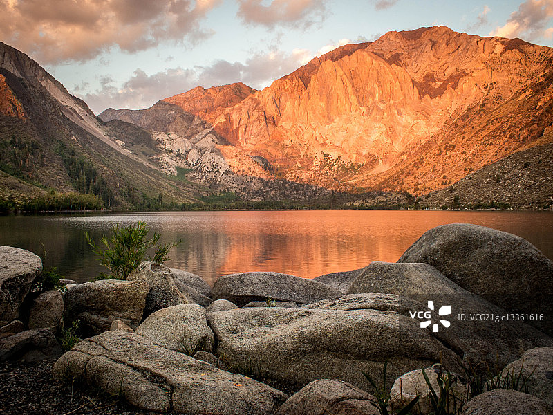 康维克特湖日出图片素材