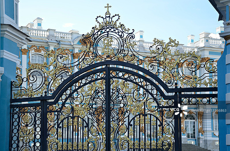 俄罗斯圣彼得堡皇村凯瑟琳宫的城门图片素材