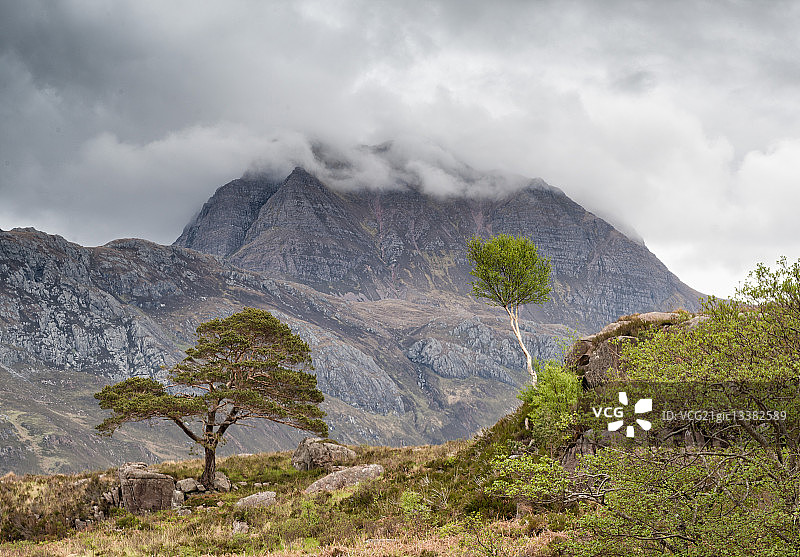 英国苏格兰利特韦的斯利奥赫山云雾缭绕图片素材