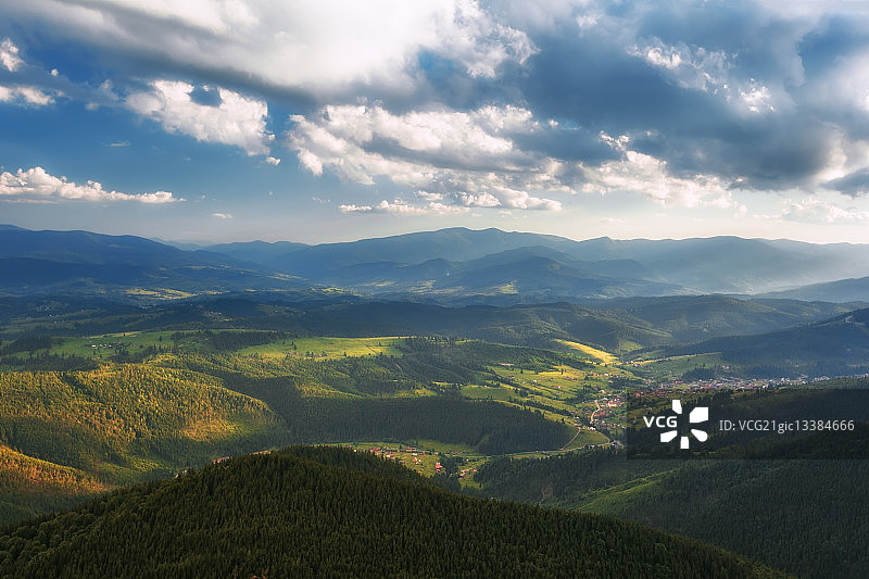 喀尔巴阡山脉风光，喀尔巴阡山脉，乌克兰图片素材