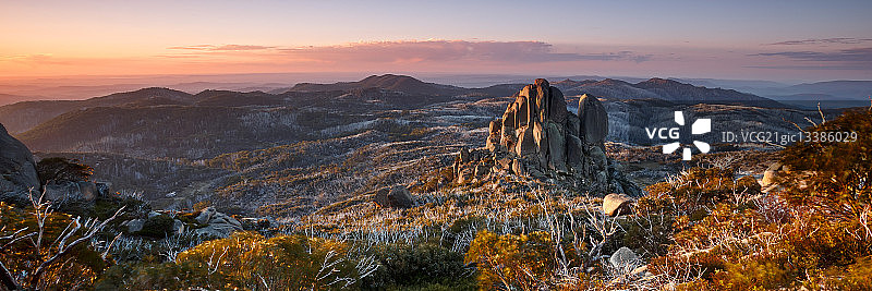 布法罗山大教堂的黄昏，澳大利亚维多利亚州图片素材